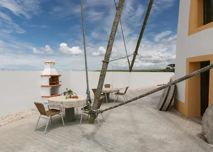 Moinho Do Sr. Arnaldo * Atouguia Da Baleia